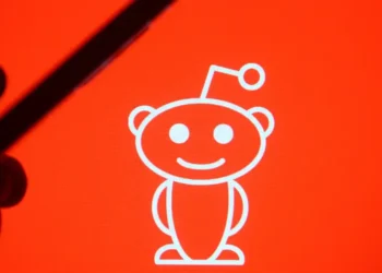 Reddit resists disclosing IP addresses in filmmakers' lawsuit, citing user anonymity. Ongoing clash between rights and privacy.