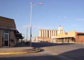 Russian hackers from the Sandworm group likely behind water tank overflow in Muleshoe, Texas. Mandiant links incident to operationally mature Russian cyber threat actors engaged in espionage and sabotage.