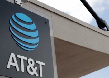 Photo of the outside of an AT&T store after the data breach disclosure of July 12, 2024